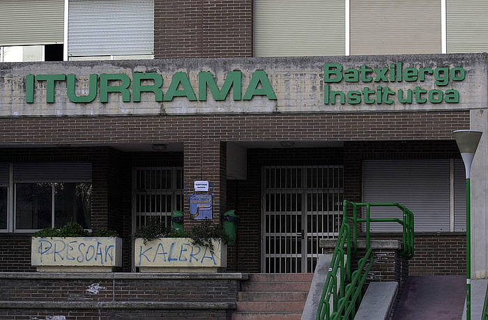 Iturrama institutoaren aurrealdea. LANDER FERNANDEZ ARROIABE, ARGAZKI PRESS