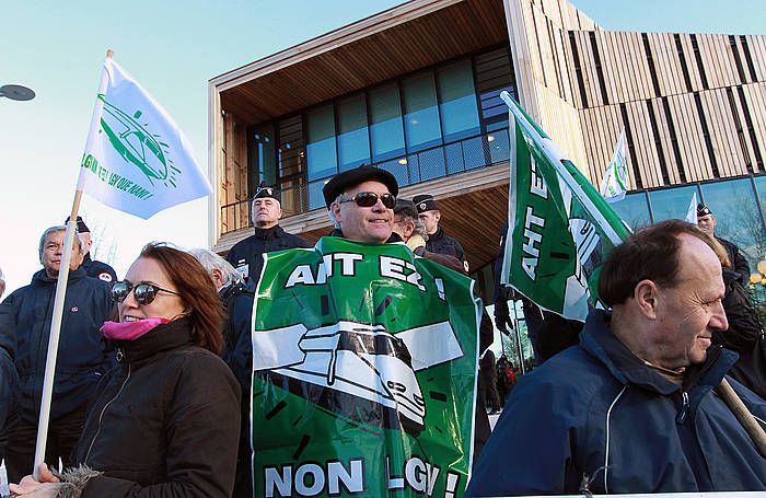 Protesta Angelun 2014ko urtarrilean, AHTaren aurka eta ingurumenaren alde. BOB EDME