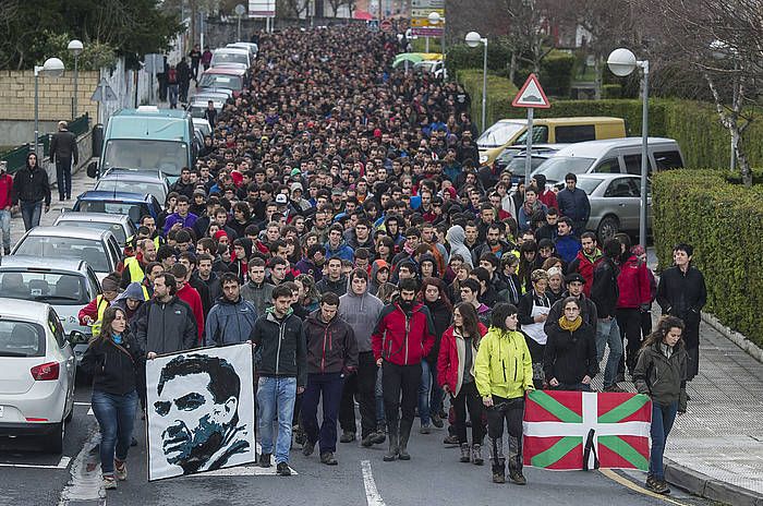 Lopez Peñaren aldeko manifestazioa, hura Parisko erietxe batean hil ostean, 2013ko martxoan. LUIS JAUREGIALTZO / ARGAZKI PRESS