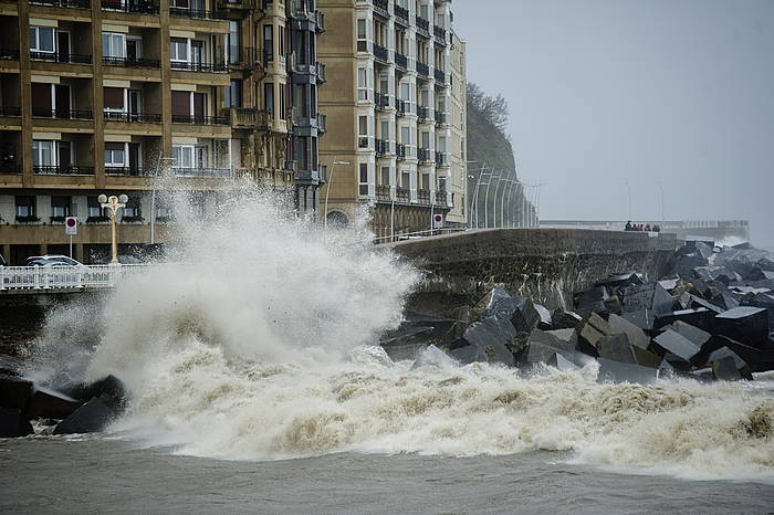 Olatu handiak, Donostian. JON URBE / ARGAZKI PRESS