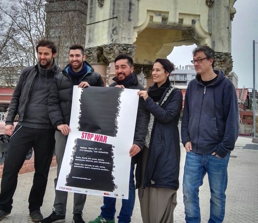 Jaialdiaren aurkezpena, Donostiako Maria Cristina zubian. @BAKEAPAZ2016