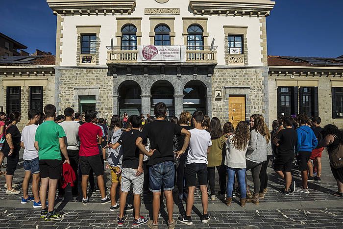 Gazteak itxaropentsu ageri dira euren lan etorkizunari dagokionez. ARITZ LOIOLA / ARGAZKI PRESS