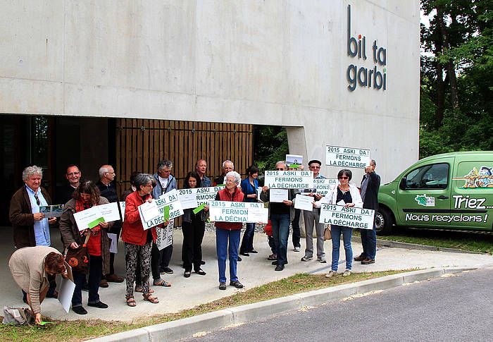 Hazketa zabortegiaren kontrako protesta bat, joan den maiatzean. BOB EDME