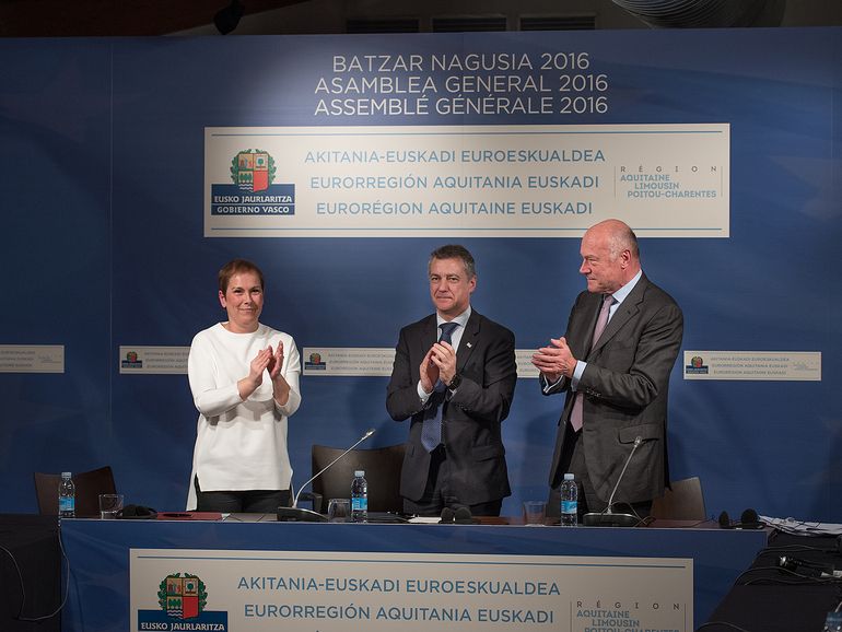 Uxue Barkos, Iñigo Urkullu eta Alain Rousset. IREKIA