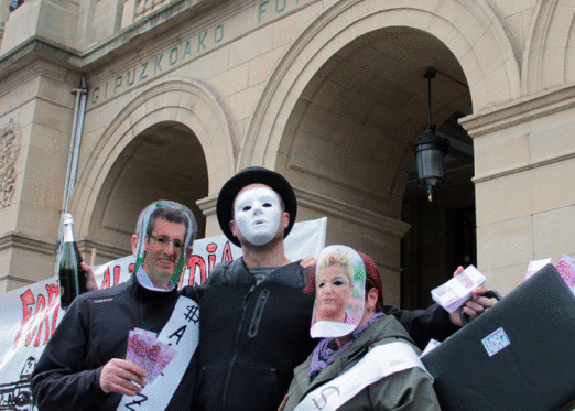 Sektore publikoaren aldeko protestak egin ditu LABek goizean. Irudian, Donostiakoa. BERRIA