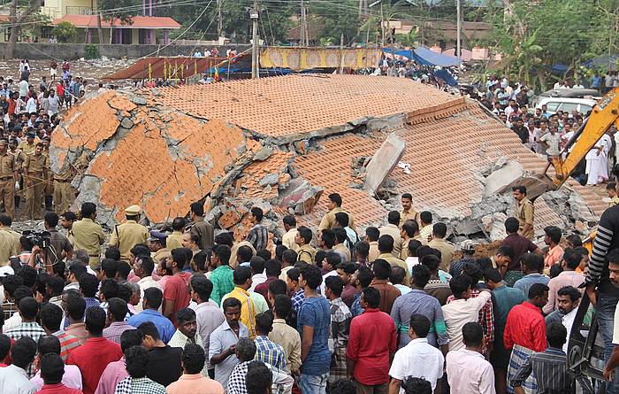 Ehun lagun baino gehiago hil dira Trivandrumen, India hegoaldean. STR / EFE