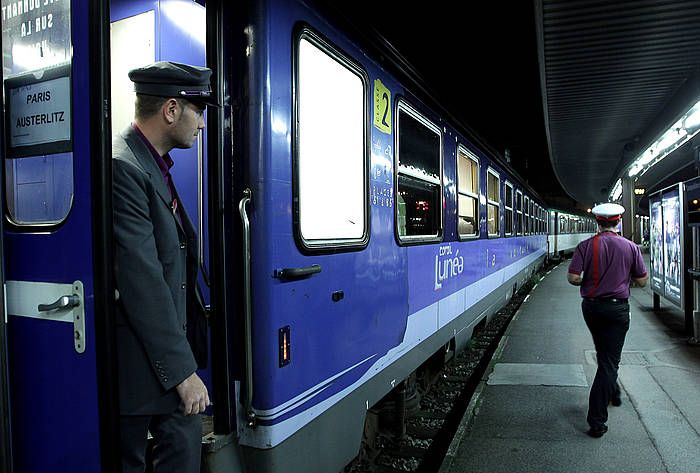 'Palombe Bleu' edo Hendaia eta Paris arteko trena Baionako geltokian. BOB EDME