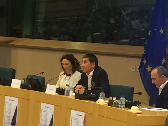 Arnaldo Otegi Europako Legebiltzarrean hizketan. @EUPARTYEFA