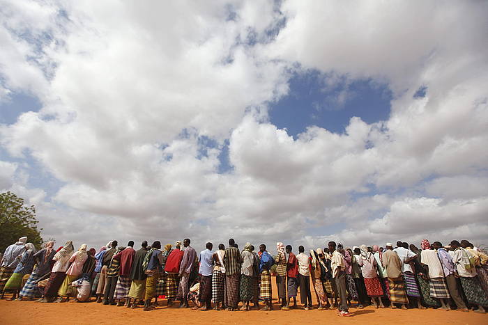 Somaliarrak Dabaabeko iheslari kanpalekuko Ifu gunean. DAI KUROKAWA / EFE