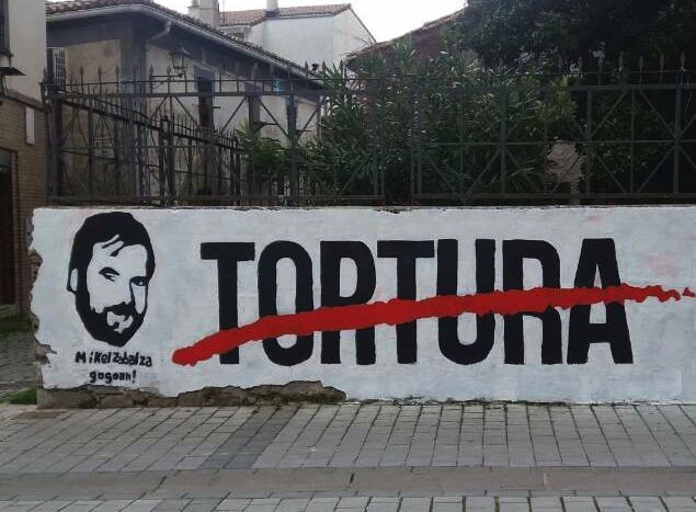 Zabalza oroitzeko eta tortura salatzeko murala Agoitzen. @AHOTSAINFO