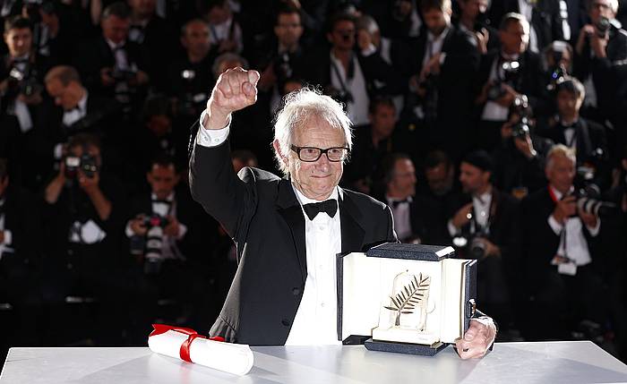 Ken Loach, Urrezko Palma eskuan. IAN LANGSDON / EFE