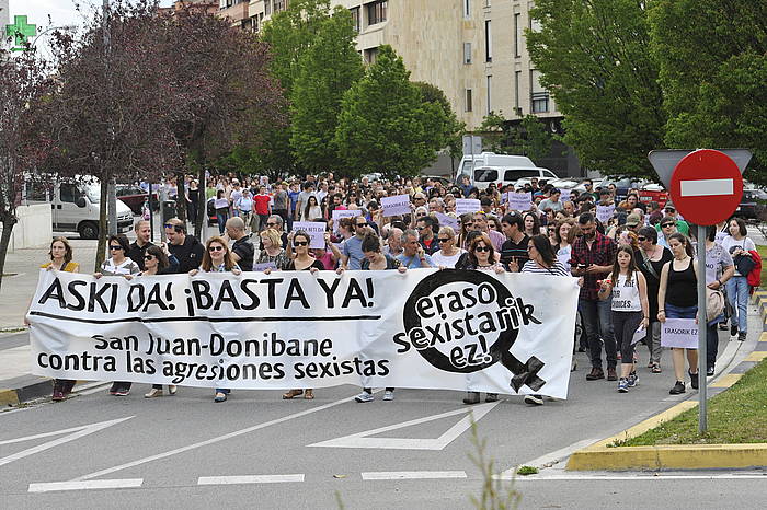 Sexu erasoen aurkako manifestazioa Iruñeko Donibane auzoan. IDOIA ZABALETA / ARGAZKI PRESS