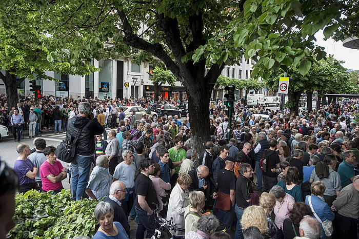 Nafarroan ETB ikustearen aldeko protesta UPNren egoitzan. IñIGO URIZ / ARGAZKI PRESS