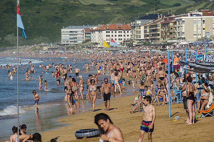 Zarauzko hondartza, uztailean. GORKA RUBIO / ARGAZKI PRESS