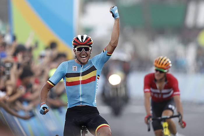 Greg Van Avermaet belgikarrak kolkoratu du urrezko domina. PETER KLAUNZER / EFE