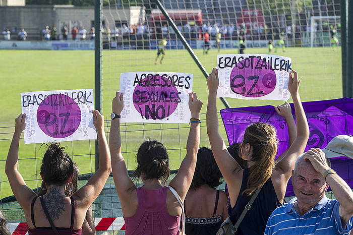 La Florida zelaian egin zuten protesta, igandean. MARISOL RAMIREZ / ARGAZKI PRESS