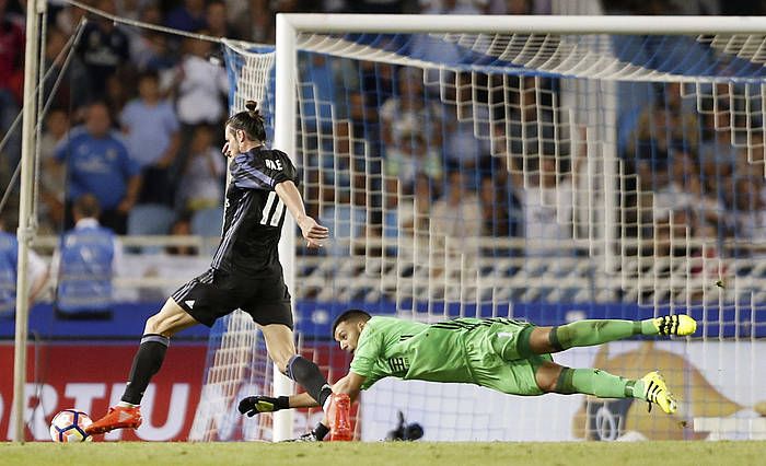 Bale Real Madrilekoa, hirugarren gola sartzear. JUAN HERRERO, EFE