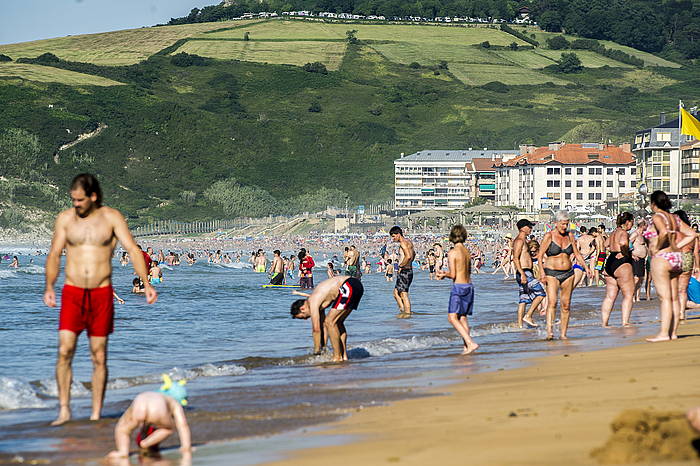 Zarauzko hondartza, udan. ARGAZKI PRESS