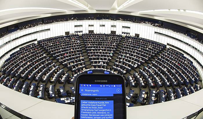 'Roaming'-ari buruzko batzarra Europako Parlamentuan. PATRICK SEEGER / EFE