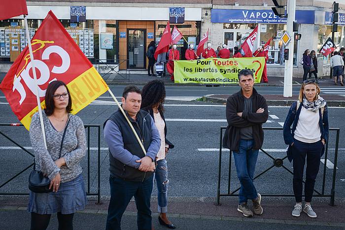 CGT sindikatuaren ekialdi bat, Baionan. ISABELLE MIQUELESTORENA