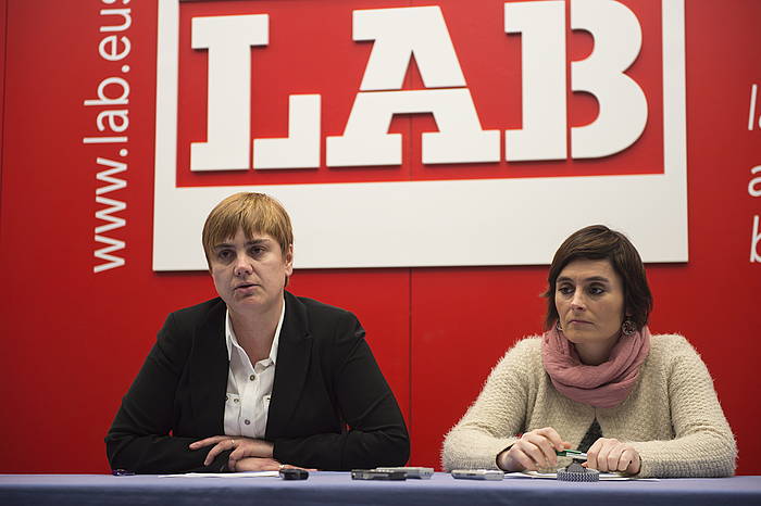 Ainhoa Etxaide eta Garbiñe Aranburu, aurtengo martxoan eginiko agerraldi batean. MONIKA DEL VALLE / ARGAZKI PRESS