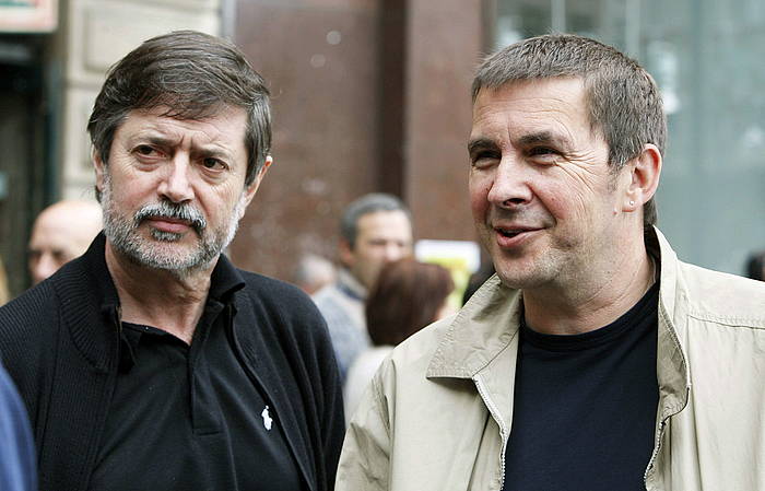 Rafa Diez eta Arnaldo Otegi, 2012ko argazki batean. LUIS TEJIDO (EFE)