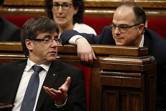 Puigdemont eta Turull Artxiboko irudi batean. ALBERTO ESTÃ‰VEZ, EFE