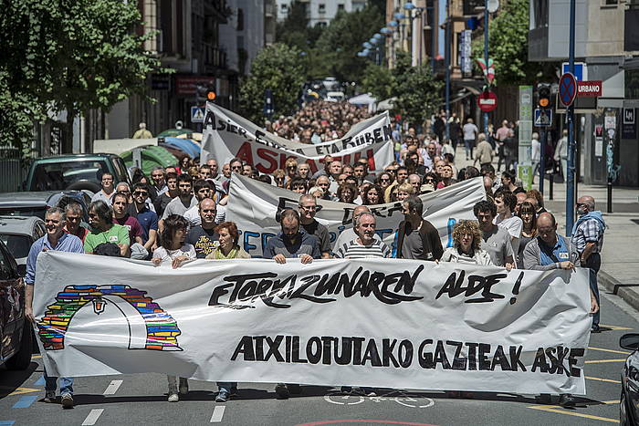 Atxilotuen aldeko manifestazioa, uztailean, Errenterian. JON URBE, ARGAZKI PRESS