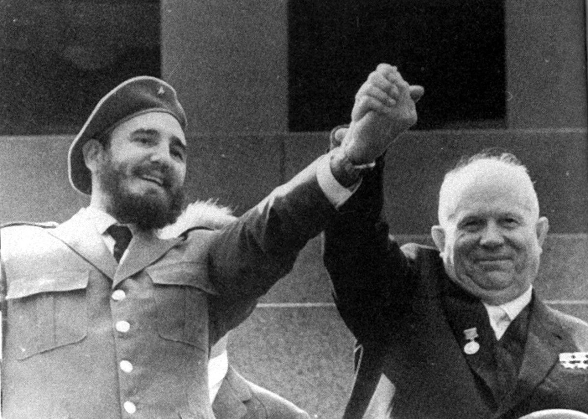 Fidel Castro eta Nikita Khrustxev, Moskun, 1963an. INTERNET / BERRIA.