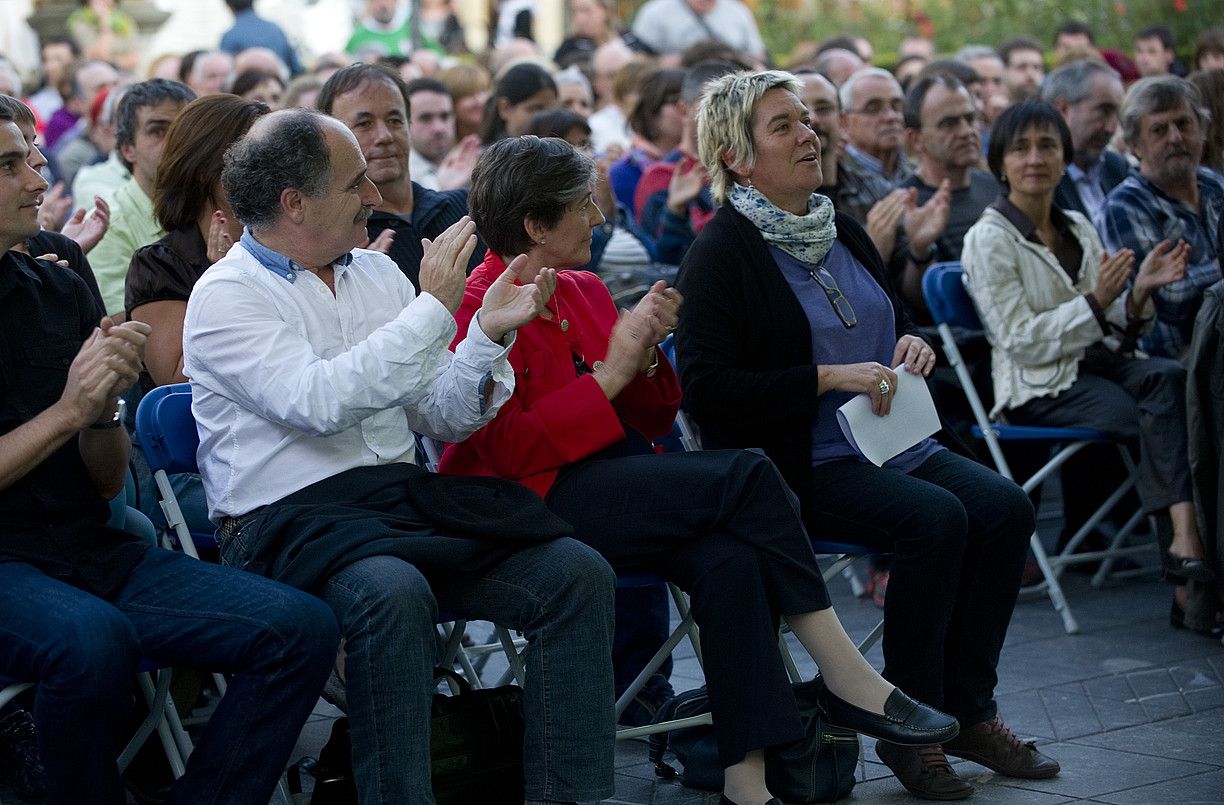 EH Bildu koalizioak Gasteizen abirarazi zuen hauteskunde kanpaina. RAUL BOGAJO / ARGAZKI PRESS.