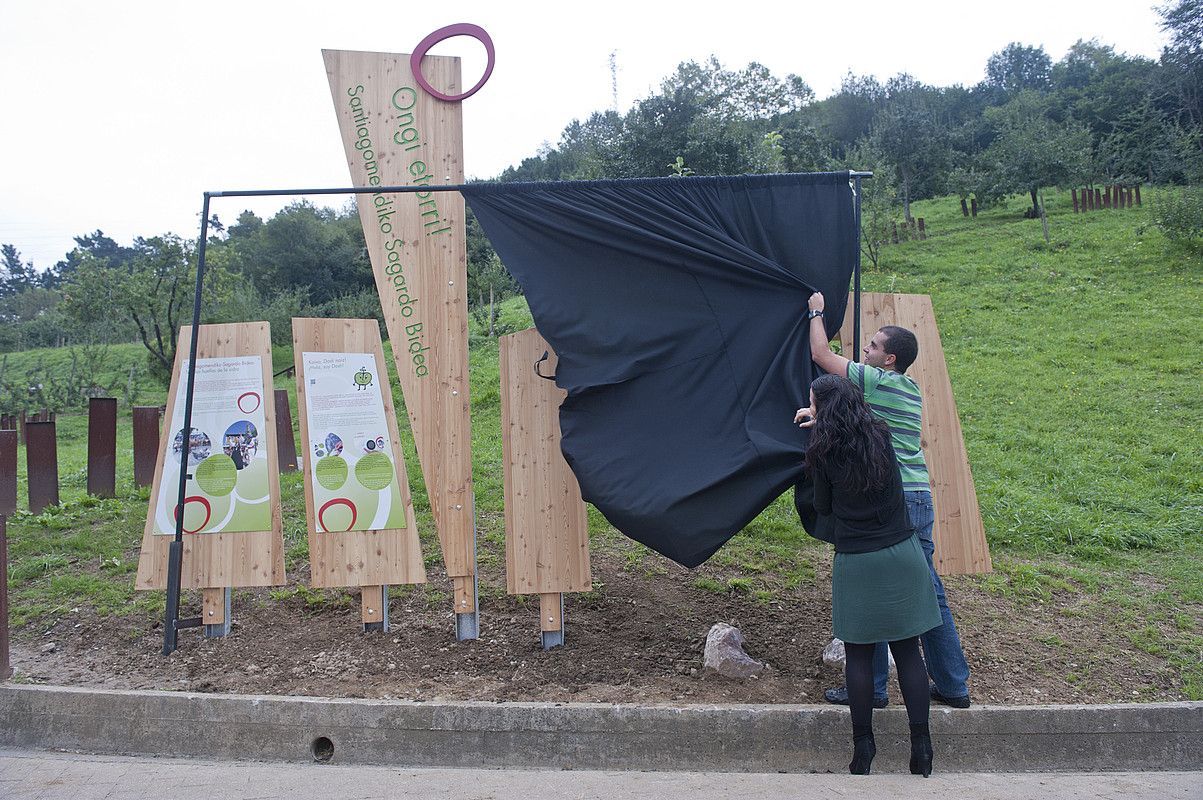 Sagardoaren bidea atzo inauguratu zuten. JON URBE / ARGAZKI PRESS.