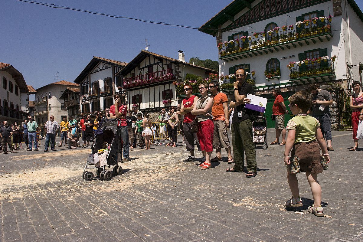 Uema Eguna ospatu zuten Beran 2009ko ekainean. GARI GARAIALDE / ARP.