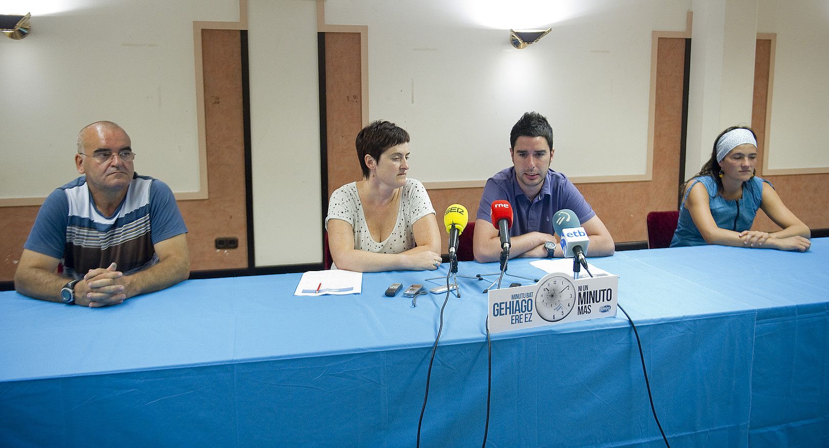 Herrira-ren prentsaurrekoa, atzo, Donostian. ANDONI CANELLADA / ARGAZKI PRESS.