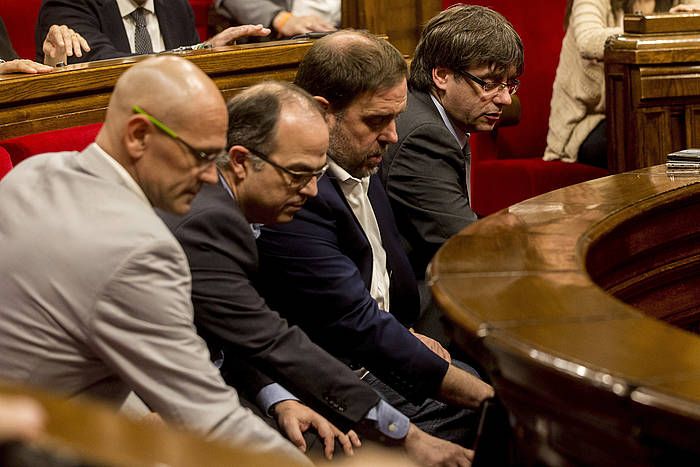 Junts Pel Siko legebiltzarkideak, artxiboko irudi batean, botoa ematen. QUIQUE GARCíA, EFE