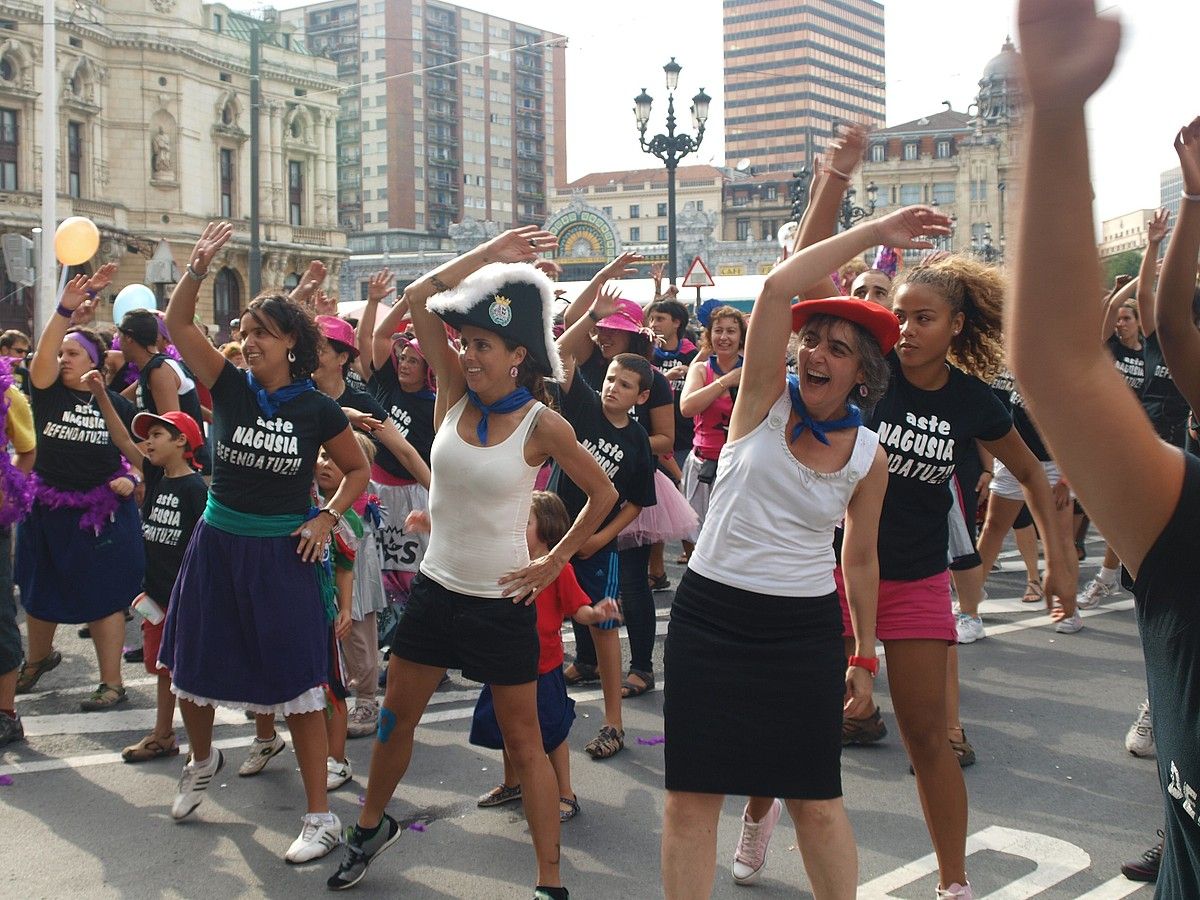 Aerobitoi saioan ari ziren pregoilaria eta txupinera. IKER RINCON.