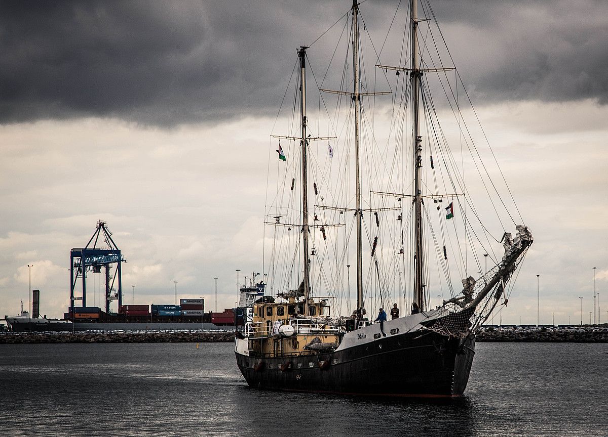 Estelle ontzia, Malmora heltzen, Suediara, uztailaren 18an. Abuztuaren 26an Donostiara iritsiko da. SHIP TO GAZA SWEDEN.