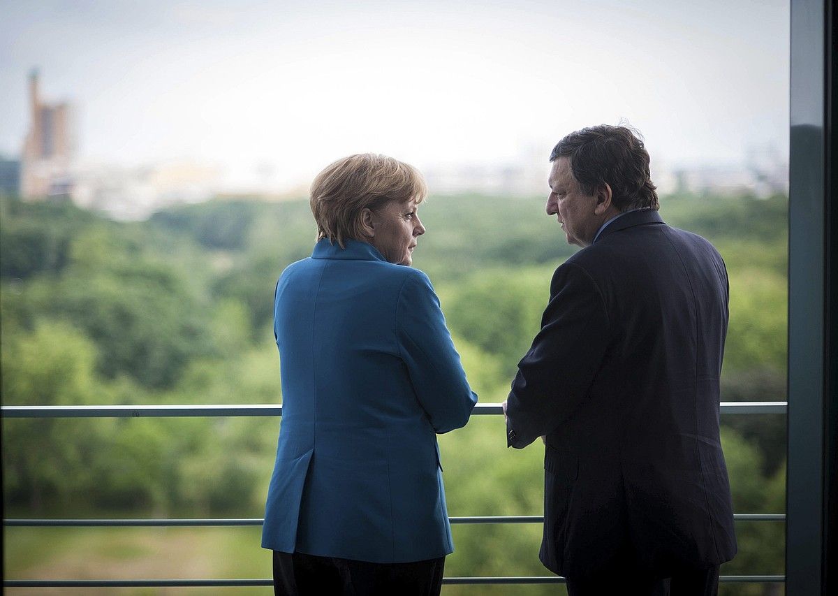 Angela Merkel eta Jose Manuel Durao Barroso, atzo Berlinen egin zuten bileraren aurretik. GUIDO BERGMANN / EFE.