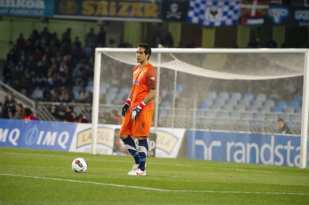 Claudio Bravo Realeko atezaina hasieratik ariko da gaur. C. BEYREUTHER / ARP.