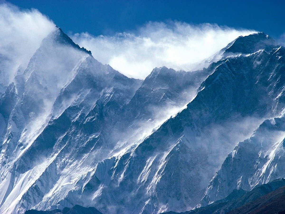 Everest eta Lhotse mendiak lotzen dituen ertza. BERRIA.