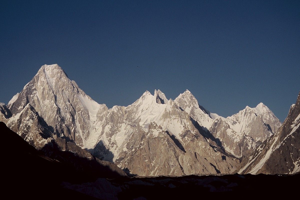 Gasherbrum mendigunea. Ezkerrekoa da G-I mendia. BERRIA.