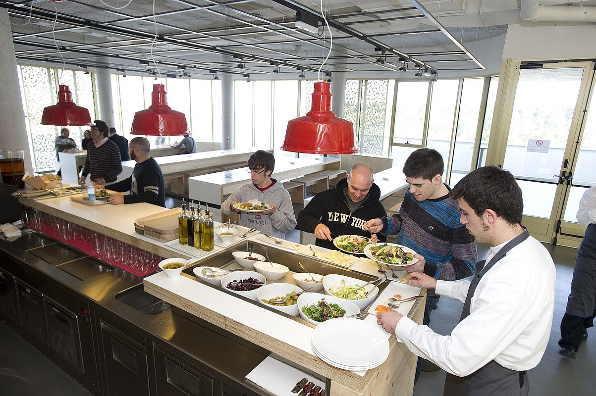 Basque Culinary Centerreko kafetegia, atzo. IÑIGO URIZ / ARGAZKI PRESS.