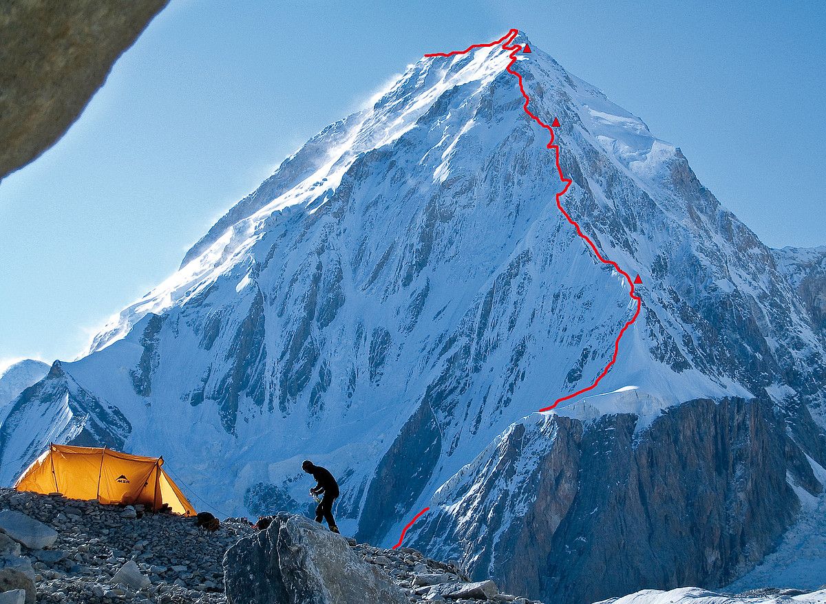 Ales Holc, Peter Juvan eta Igor Kremser esloveniarrek ipar-ekialdeko Xuelian (6.249 m) mendian irekitako bidea. YANNICK GRAZIANI.