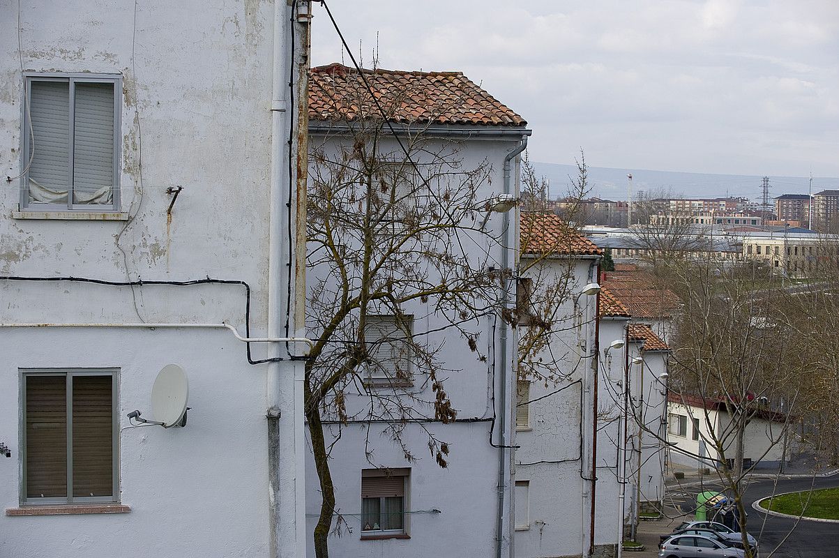 Auzo askotan daude zaurgarritasun arazoak. RAUL BOGAJO / ARGAZKI PRESS.