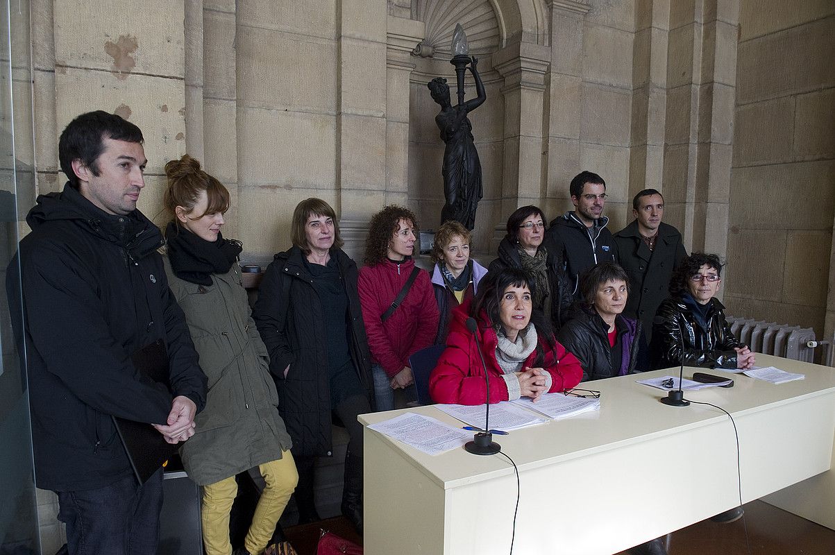 Ana Pimenta, Belen Cruz eta eta Arantza Balentziaga, atzo, Donostian. ANDONI CANELLADA / ARGAZKI PRESS.