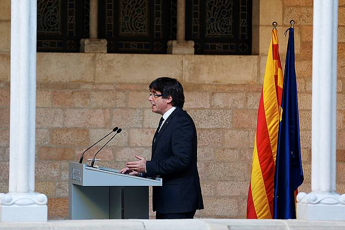 Carles Puigdemont, Generalitatean eginiko agerraldi batean. ALEJANDRO GARCIA, EFE