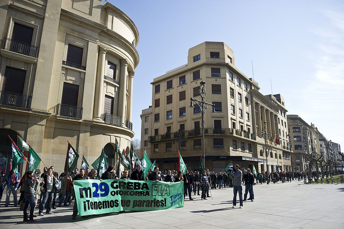 ELAren manifestazioa, atzo, Iruñean. JUANAN RUIZ/ ARGAZKI PRESS.