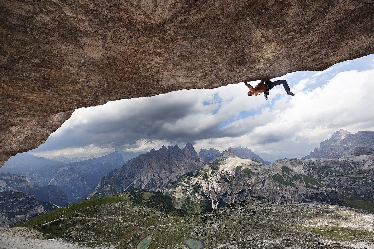 Iker Pou, The Hardest of the Alps filmaren irudietako batean. DAMIANO LEVATI.