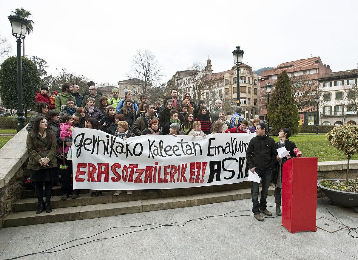 Sexu eraso gehiago izan ez dadin, neurriak eskatu dituzte Gernikan. JON HERNAEZ / ARGAZKI PRESS.