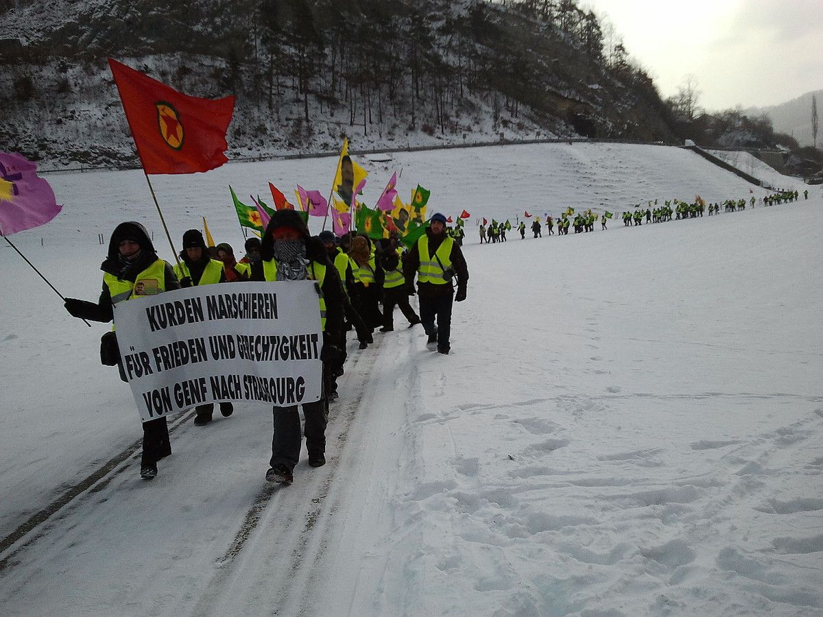 Kurduen eskubideen aldeko martxa Estrasburgora bidean, iragan astean. KON-KURD.