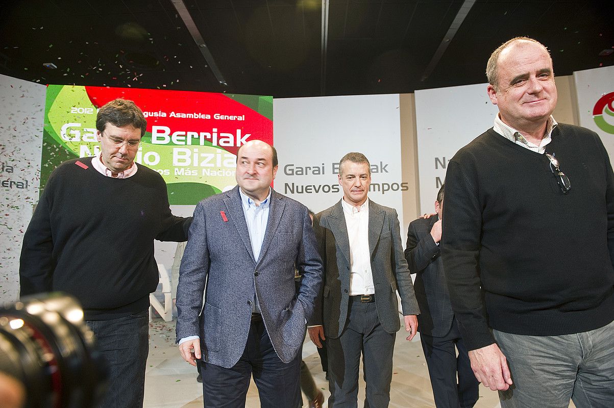 Iñaki Gerenabarrena, Andoni Ortuzar, Iñigo Urkullu eta Joseba Egibar, joan den urtarrilean, EAJren VI. Batzar Nagusian. LUIS JAUREGIALTZO / ARGAZKI PRESS.